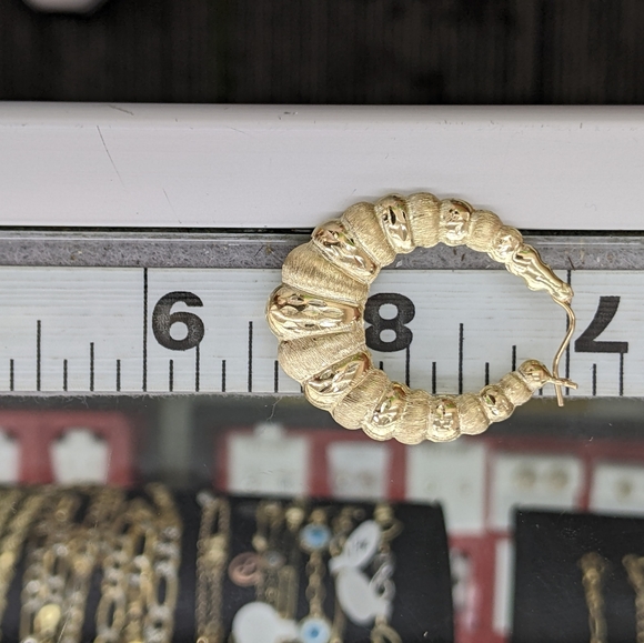 COPY - 10KT real gold earrings. - Picture 8 of 9